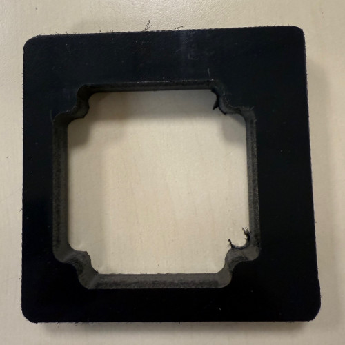 Sagoma in PE HD 300 nero sp.mm.15 fresata a disegno cliente